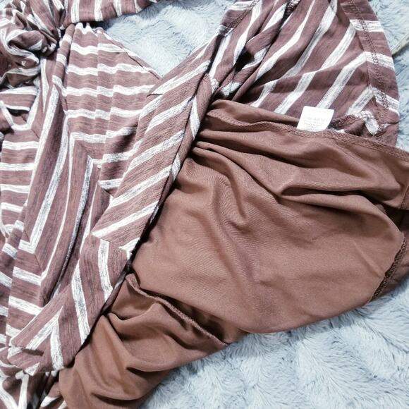 Entro Cut Out Tie back Chevron Print Swing Dress - Picture 10 of 10